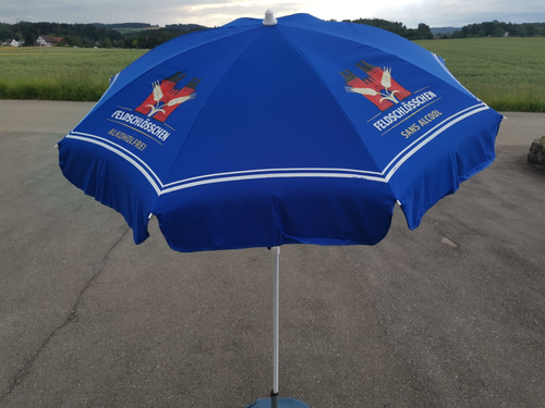 Sonnenschirm mit Sockel